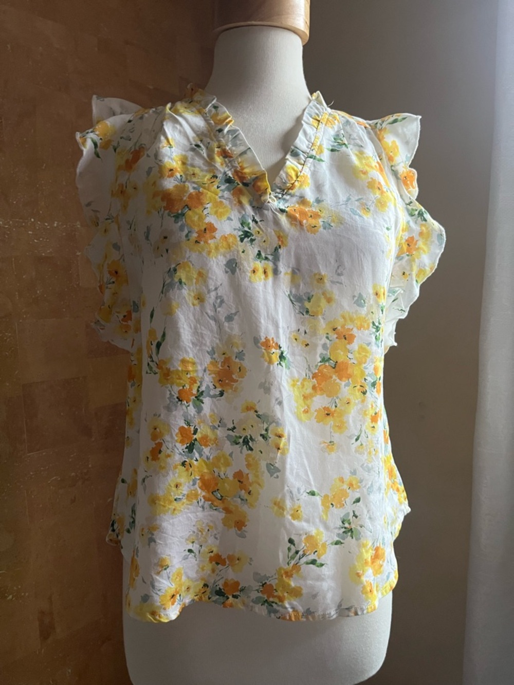 Kut from the Kloth White Yellow Floral Ruffle Sleeve V-Neck Top